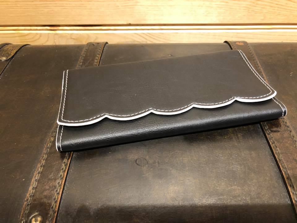 Scallop Wallet - Black