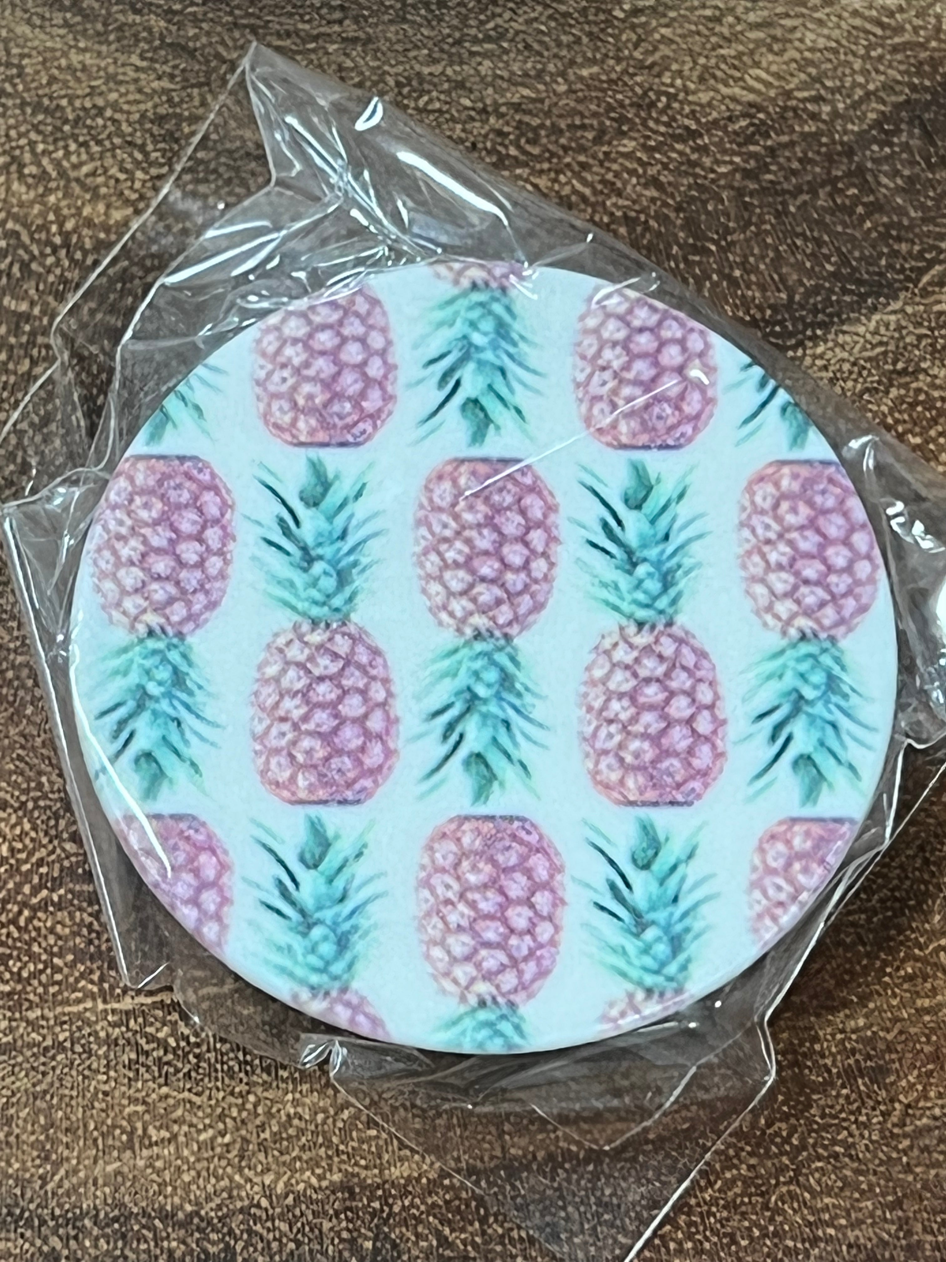 Phone Holder - C40 - Pineapples