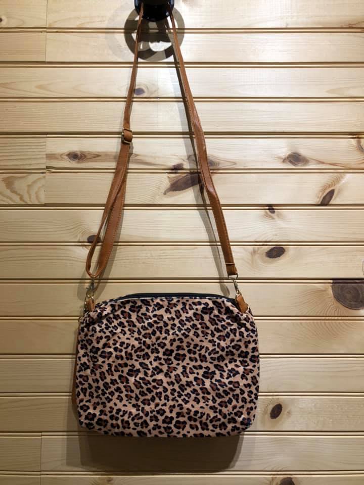 Cross Body / Wristlet - Leopard