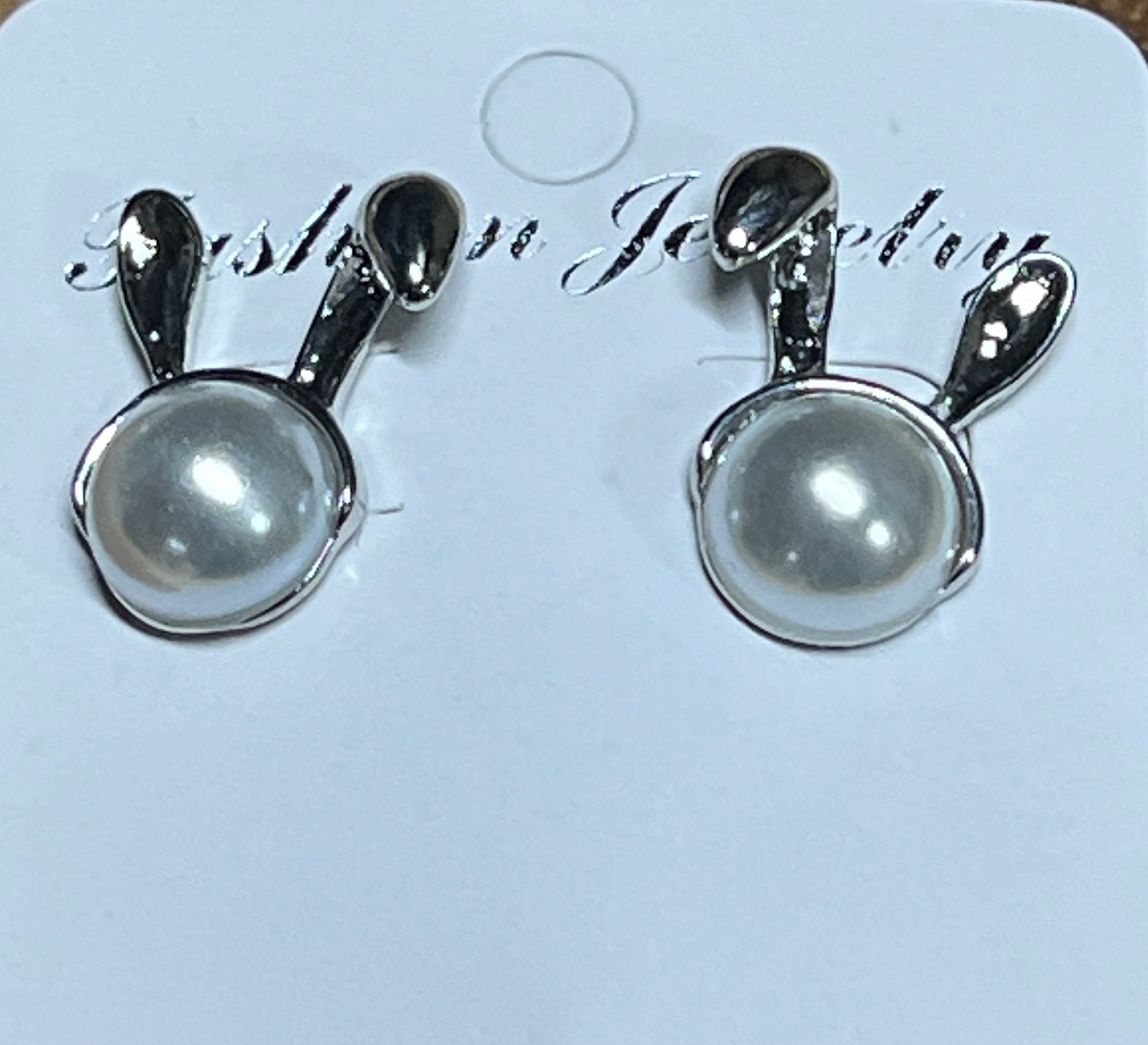 Bunny Earring - White