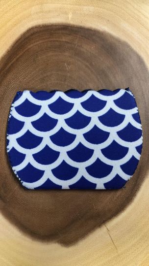 Wine Glass Sleeve - Dk Royal/White Mermaid Scale - Scallop top