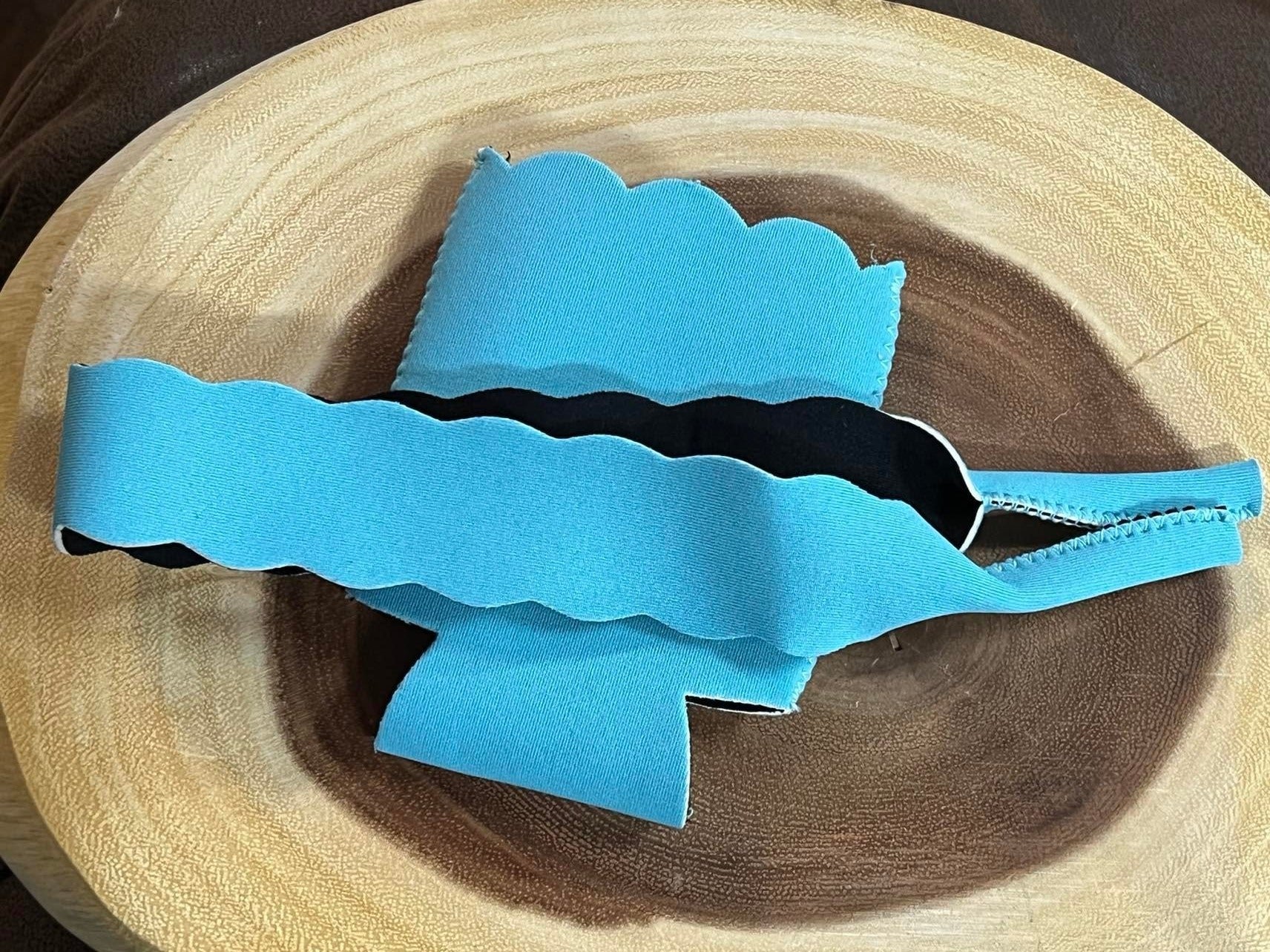 Scallop Can Cooler/Sleeve with matching Sunglass Strap - Teal