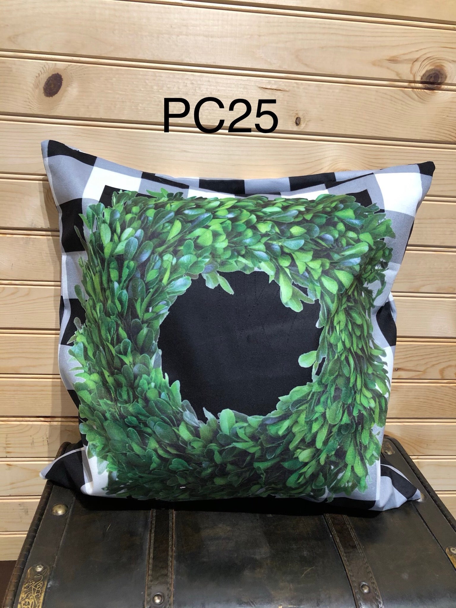 Polyester White Buffalo Pillow Case with Wreath