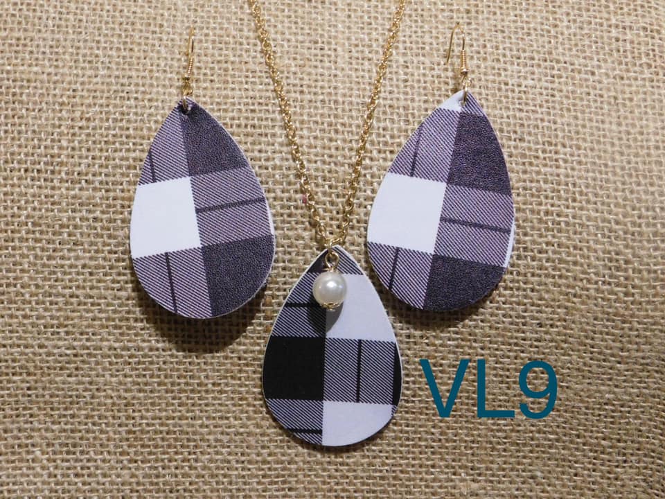 Vegan Leather Tear Drop Necklace - VL9
