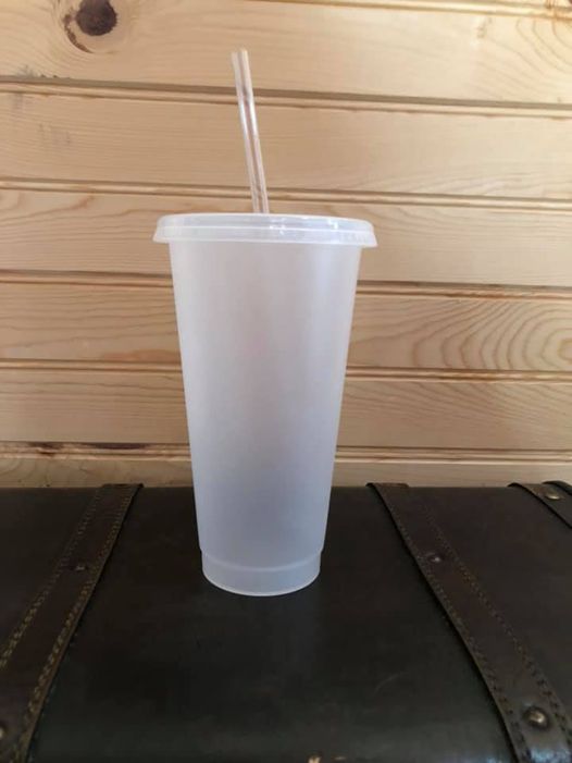 24 oz Frosted Clear Tumblers with Lids and Straws.