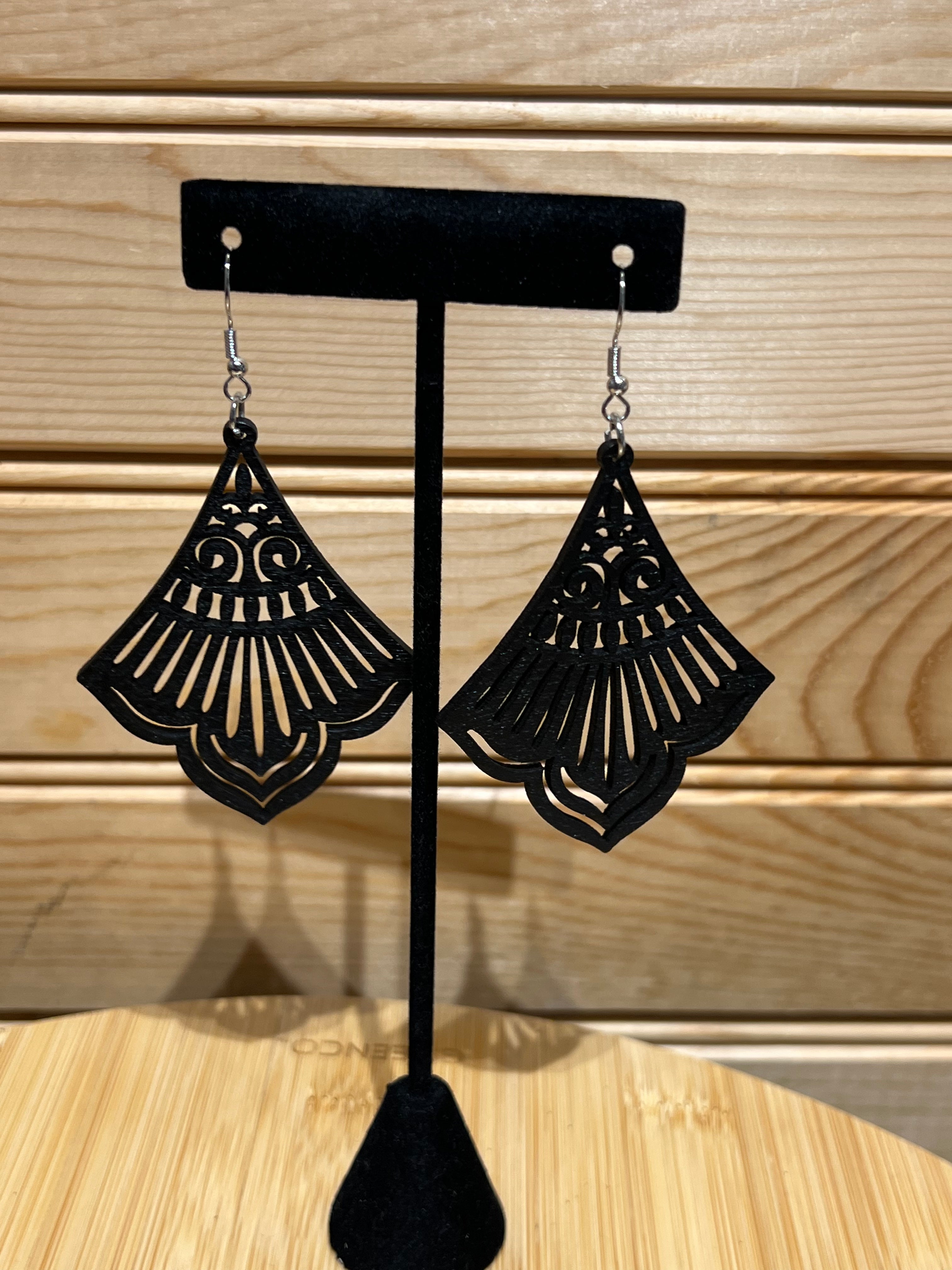 Black Wood Earring - Scallop Fan