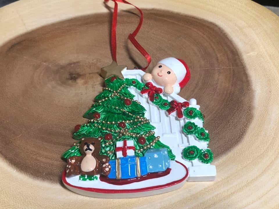 Resin Christmas Tree Ornaments. Family of 1